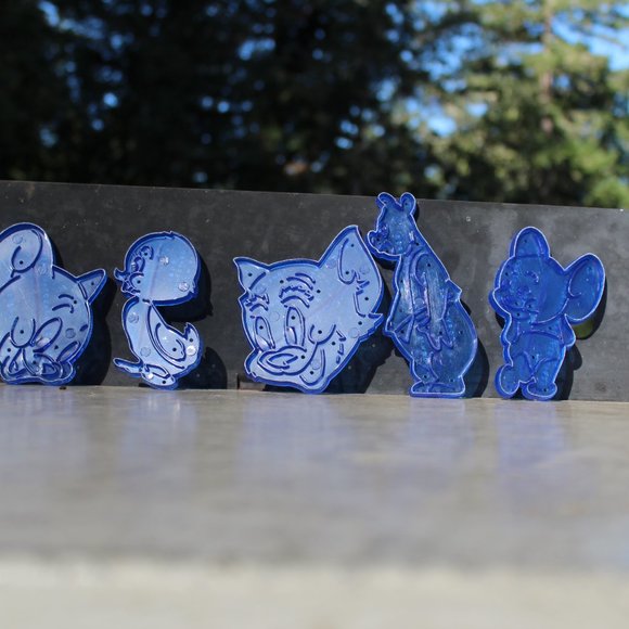 Retro 1965 Vintage Tom and Jerry cookie cutters set of 6 - Picture 5 of 16
